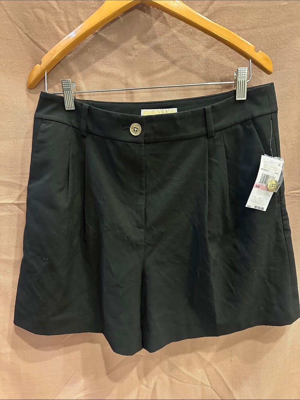 Women's Black Pleated Bermuda Shorts. Michael Kors, NWT, size 10, retail $115